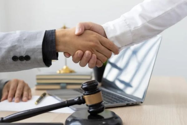 công chứng chia tách đất đường đi chung