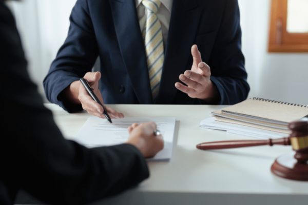 công chứng chia tách đất kê biên