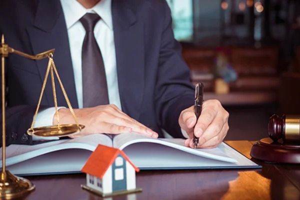 công chứng chia tách đất kê biên